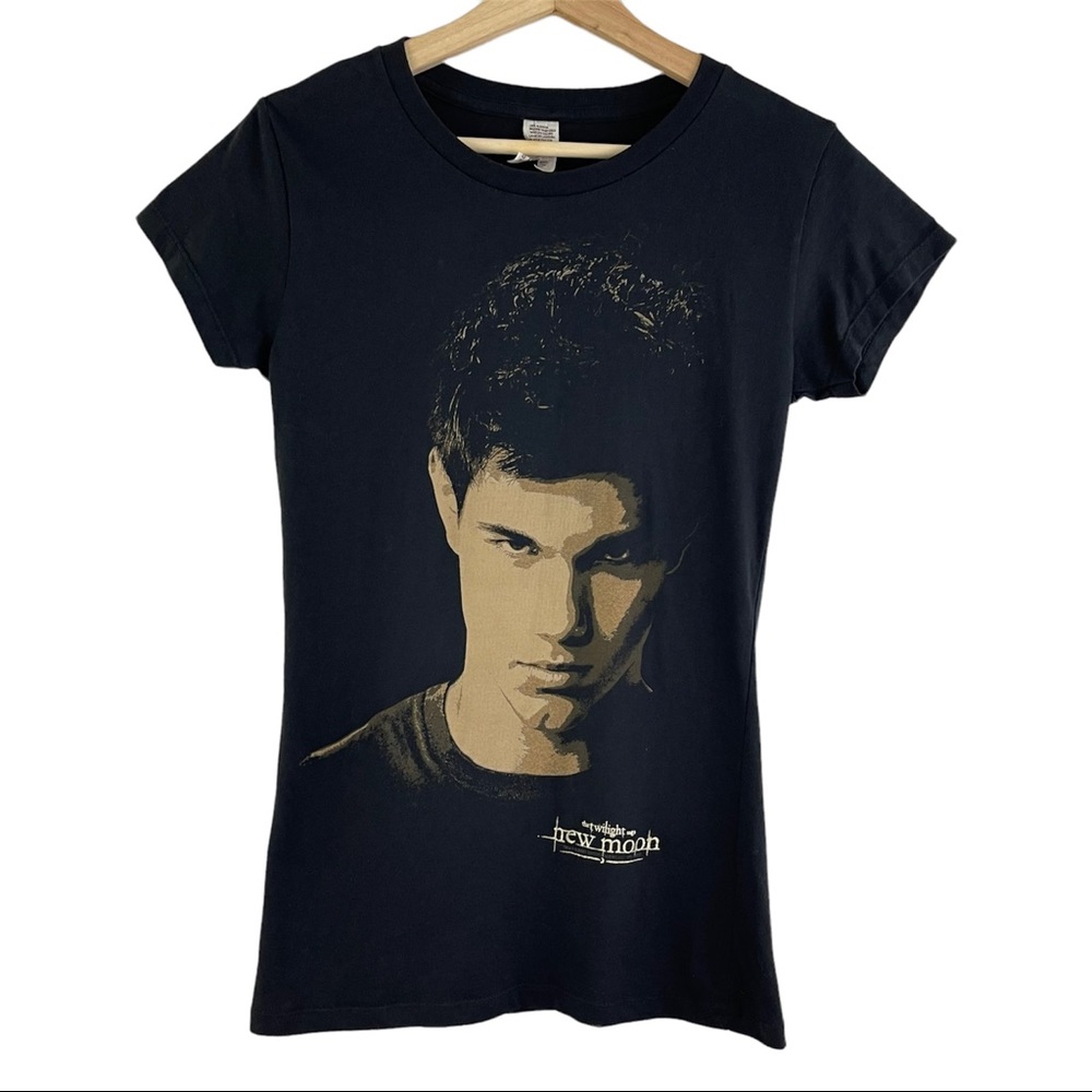 Vintage Y2K Twilight New Moon Black Beige Jacob Twilightcore 2000’s Graphic Tee